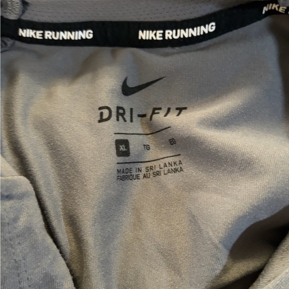 Men’s used Nike grey sleeveless hoodie size XL running Pre own items are as is - Picture 2 of 4